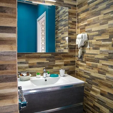 Couette-café Syrakos 4*