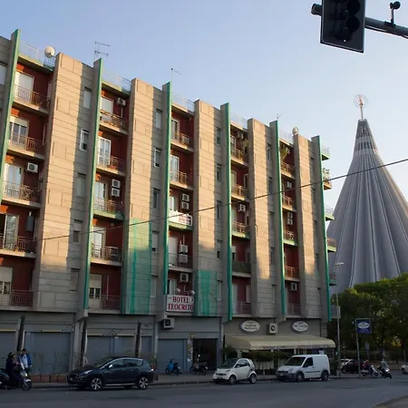 Oda ve Kahvaltı Syrakos 4*