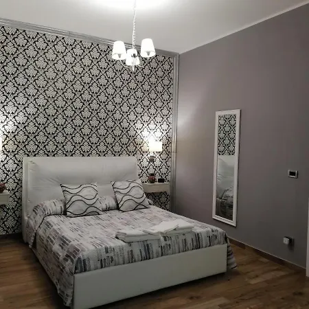 Oda ve Kahvaltı Syrakos