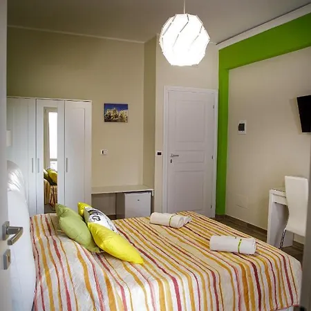 Oda ve Kahvaltı Syrakos